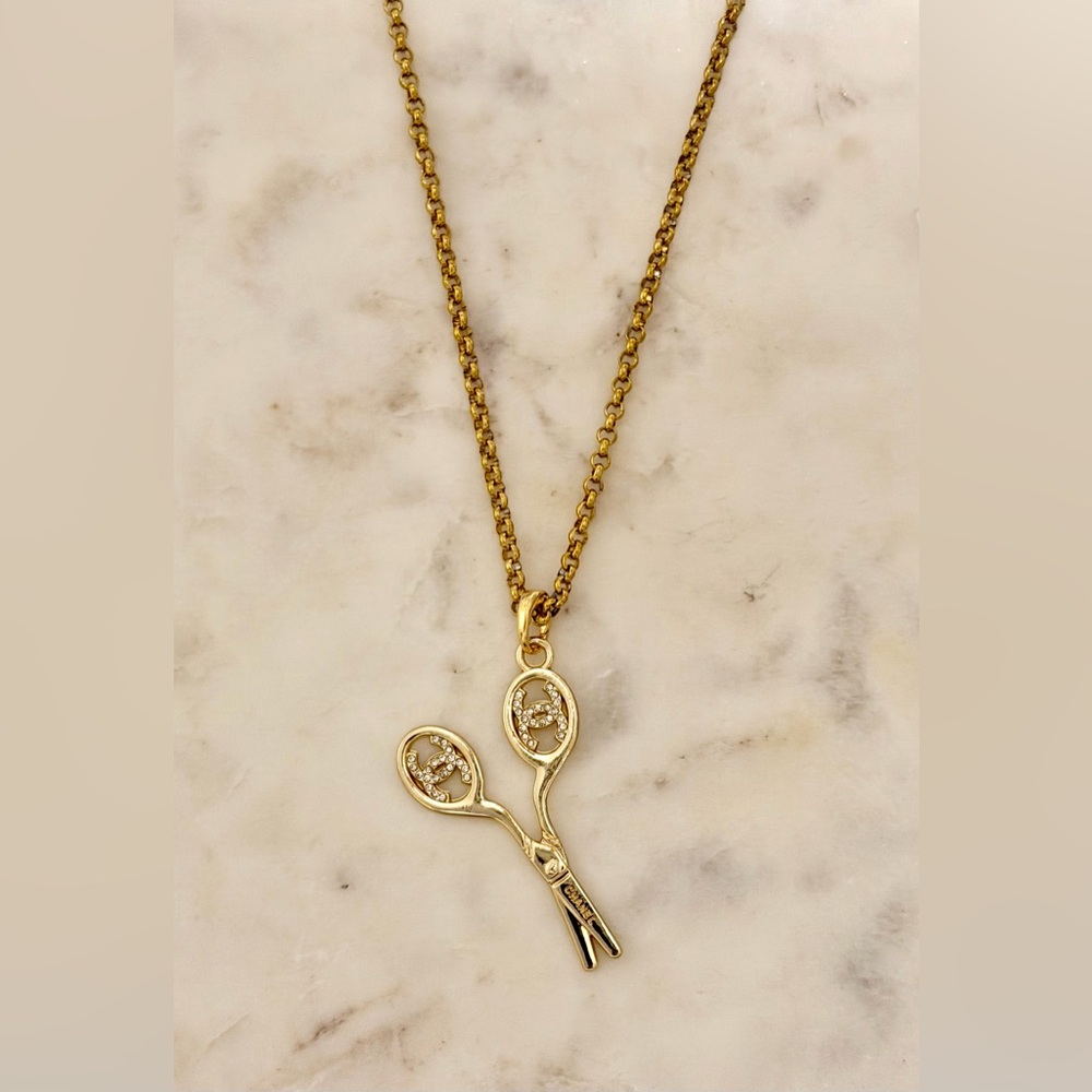 Elegant Gold Tone scissors Pendant Necklace
